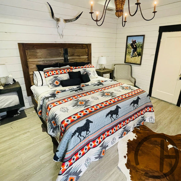 Gray Aztec Horse Quilt 3 Piece Bed Set