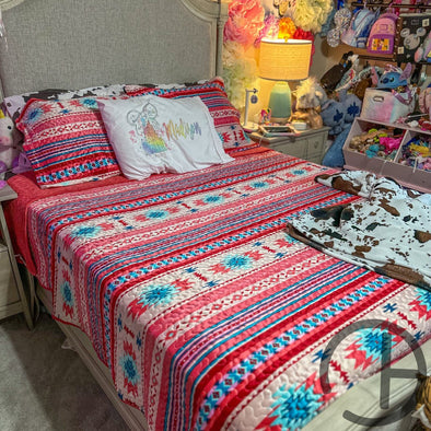 Lucy Velvet Quilt 3 Piece Bed Set
