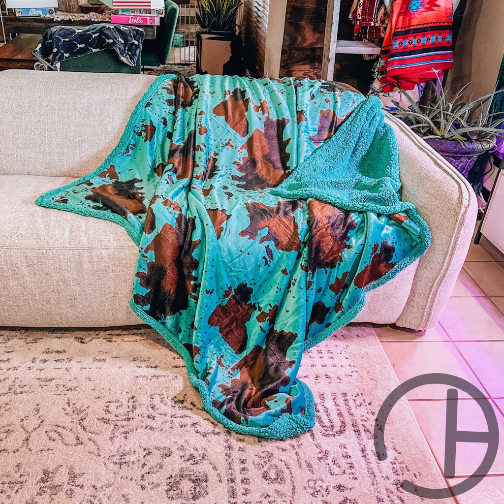 Pixie Sherpa Teal Moo Throw Blanket